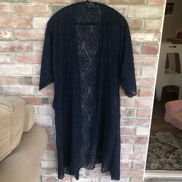 EUC LuLaRoe Shirley M Blue lace diamond design - Picture 2 of 4